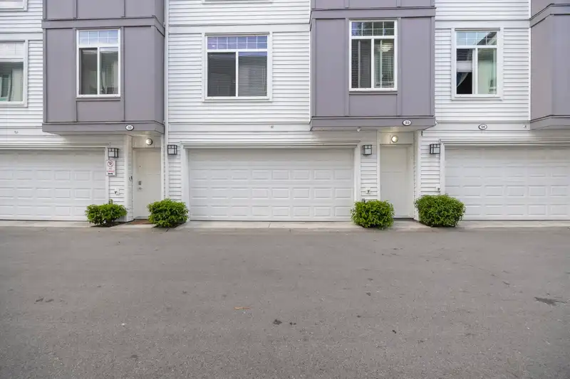 53 11267 133 STREET - photo 2 of 40