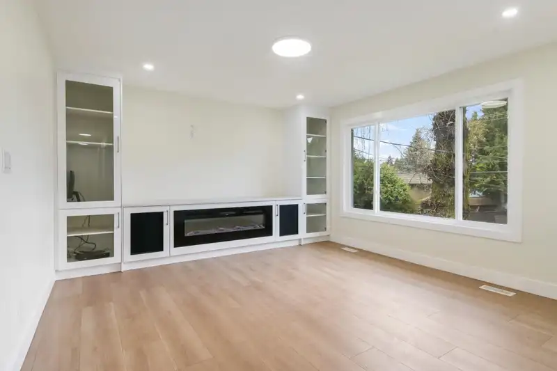 34630 IMMEL STREET - photo 4 of 19