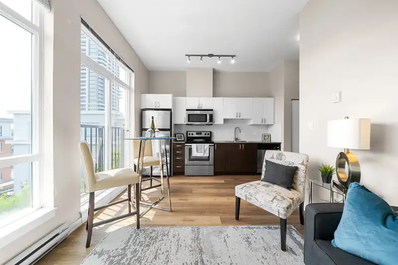 513 13728 108 AVENUE - photo 4 of 18
