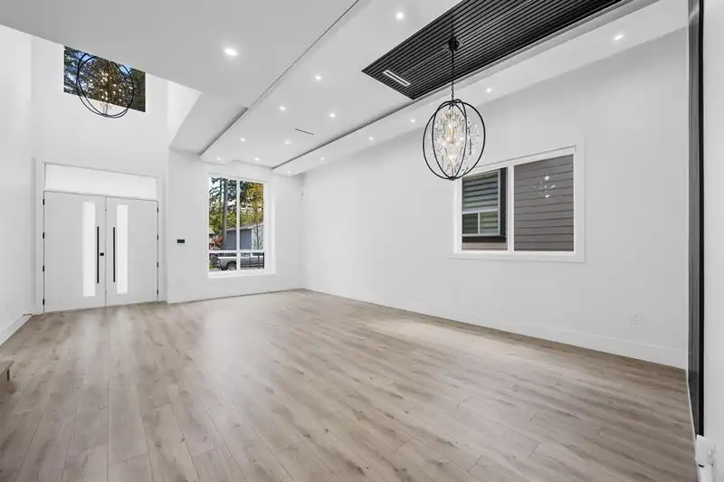 20232 27A AVENUE - photo 4 of 40