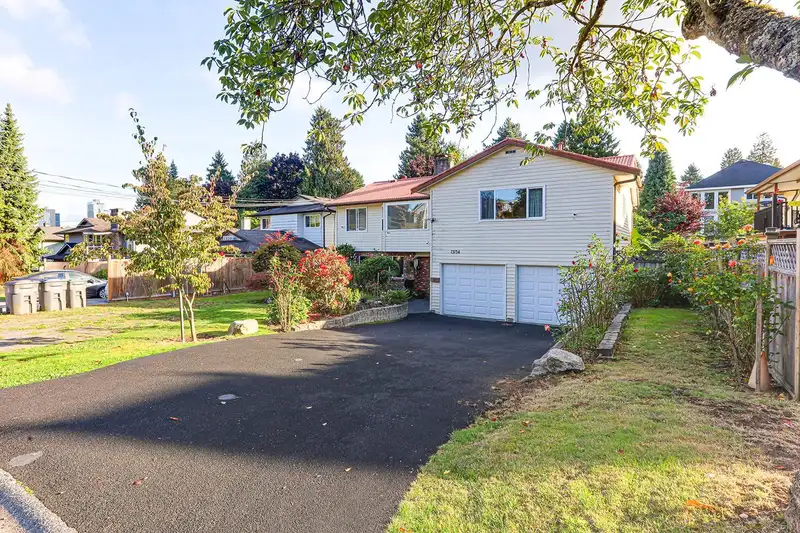 13134 98A AVENUE - photo 2 of 40