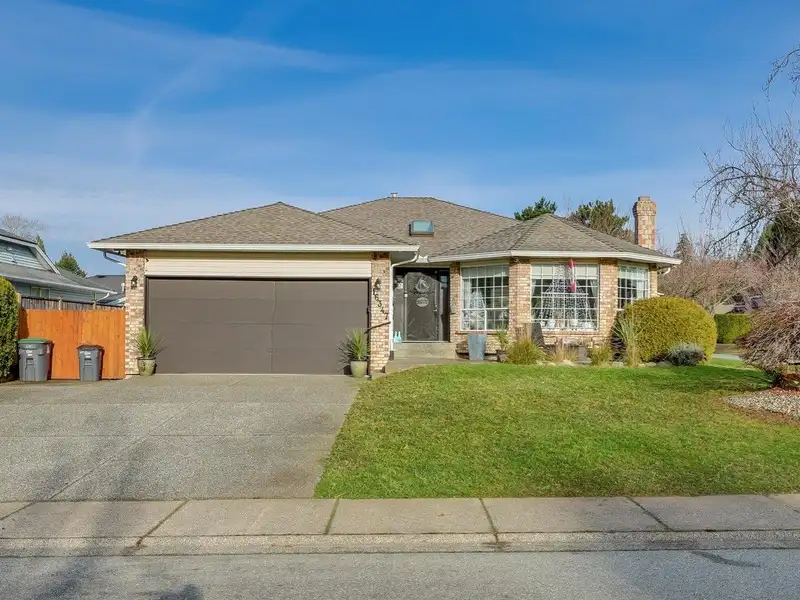 16347 12 AVENUE - photo 1 of 27