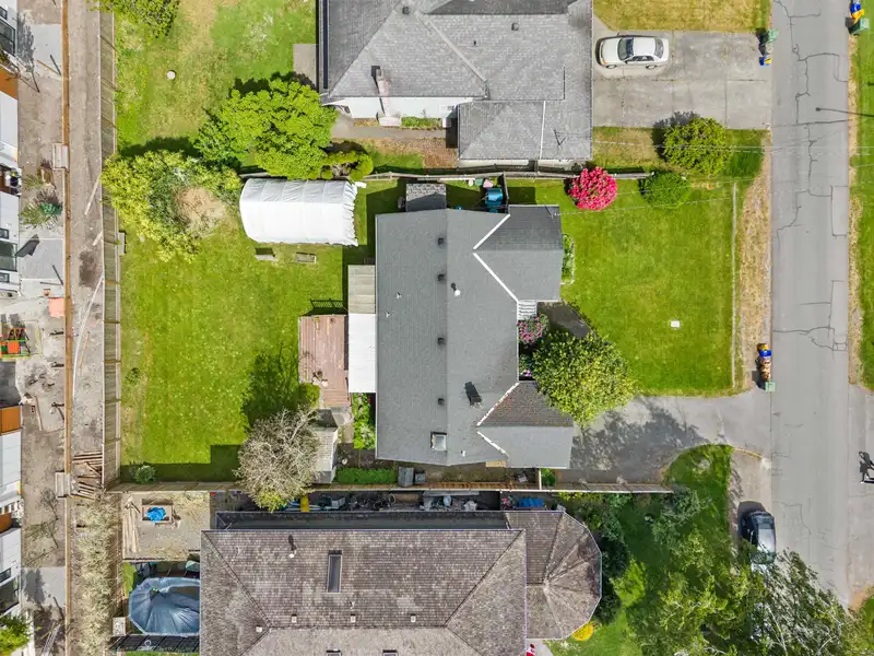 10271 DENNIS CRESCENT - photo 1 of 29