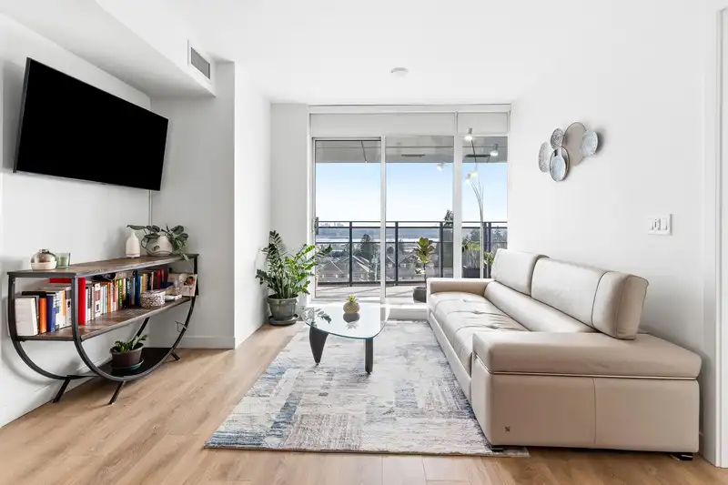 309 1045 AUSTIN AVENUE - photo 4 of 26