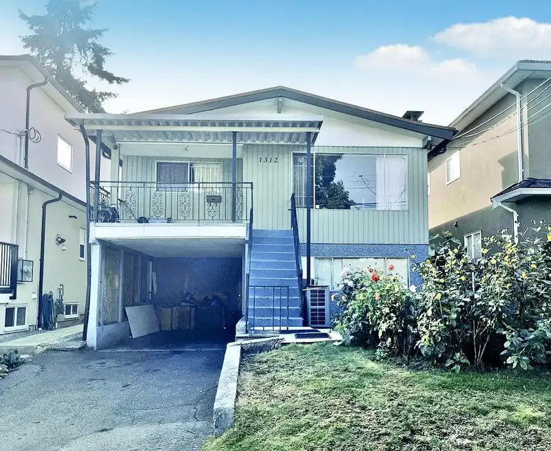 1312 E 28TH AVENUE - photo 1 of 4