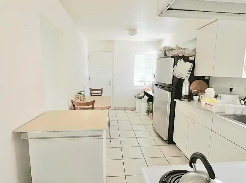 1312 E 28TH AVENUE - photo 3 of 4