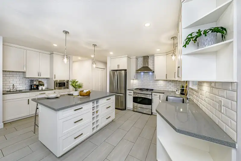 20995 92 AVENUE - photo 3 of 36