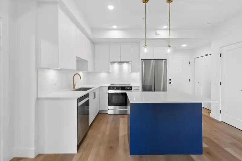 101 20286 72B AVENUE - photo 3 of 18