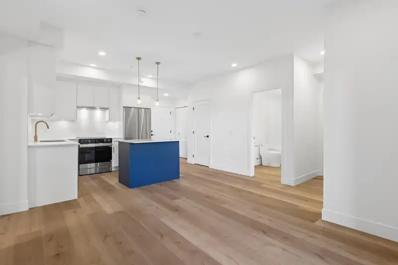 101 20286 72B AVENUE - photo 4 of 18