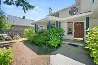 12994 20 AVENUE - thumbnail 3