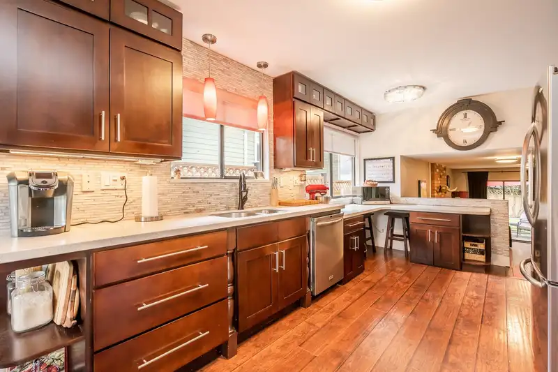 6811 BAKER ROAD - photo 4 of 40