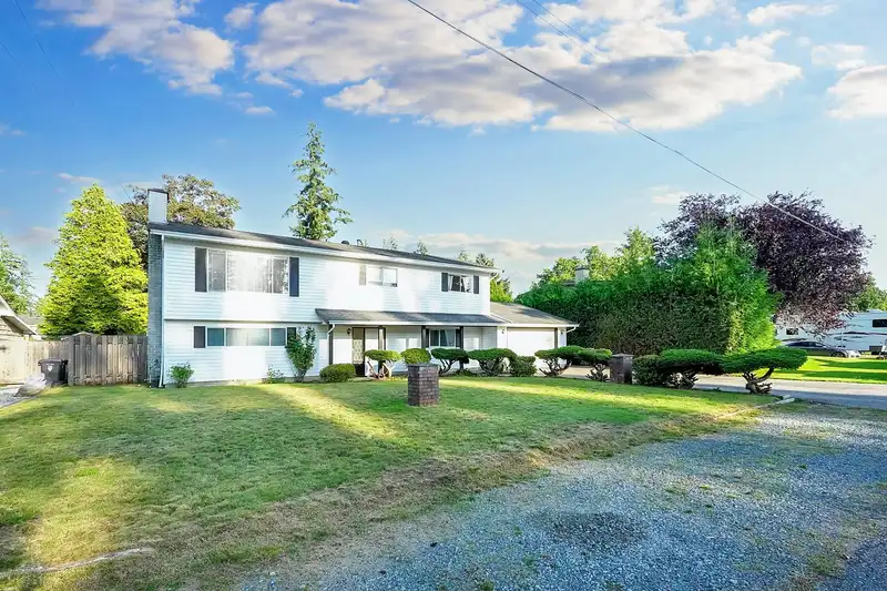 3722 197A STREET - photo 2 of 33