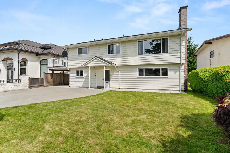 10580 ROSEBROOK ROAD - photo 2 of 40