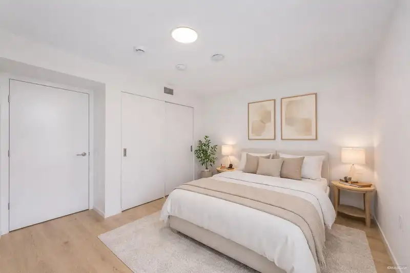 366 5189 EARLES STREET - photo 4 of 36
