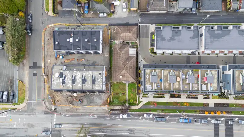 612 E 3RD STREET - photo 2 of 15