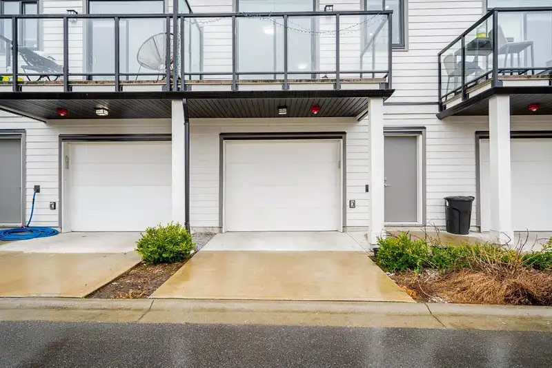 3 19631 55A AVENUE - photo 3 of 39