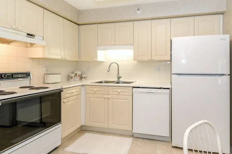 101 20976 56 AVENUE - photo 3 of 28