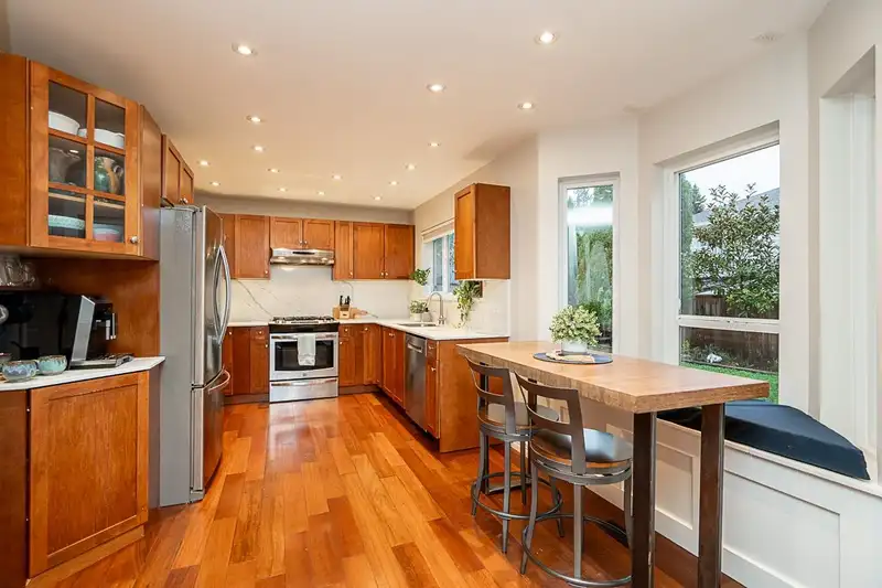 20735 115 AVENUE - photo 3 of 37