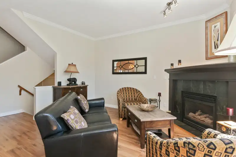 137 20820 87 AVENUE - photo 3 of 30