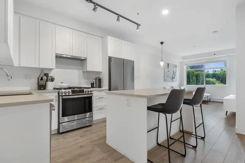 102 20673 78 AVENUE - photo 2 of 28