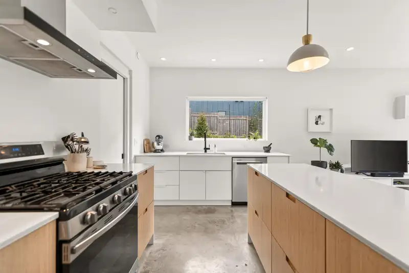 3477 SPRUCE ROAD - photo 4 of 38
