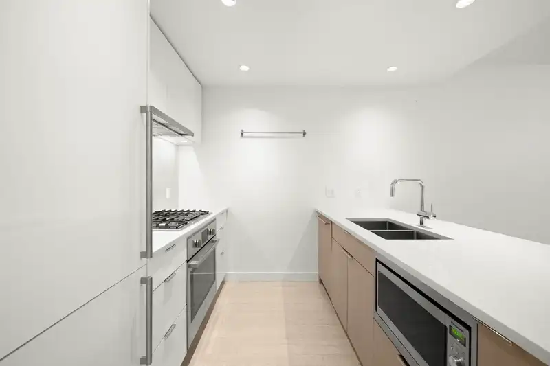 203 7928 YUKON STREET - photo 3 of 14