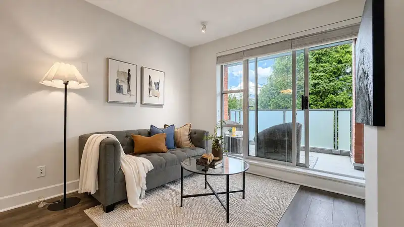403 3811 HASTINGS STREET - photo 1 of 20