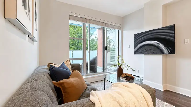 403 3811 HASTINGS STREET - photo 4 of 20