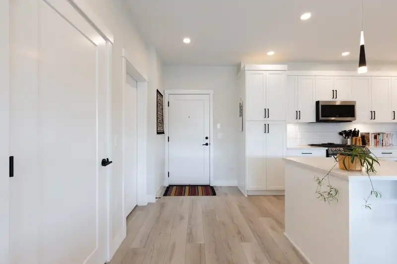 502 22638 119 AVENUE - photo 3 of 40