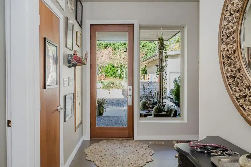 6260 SUNRISE BOULEVARD - photo 4 of 40