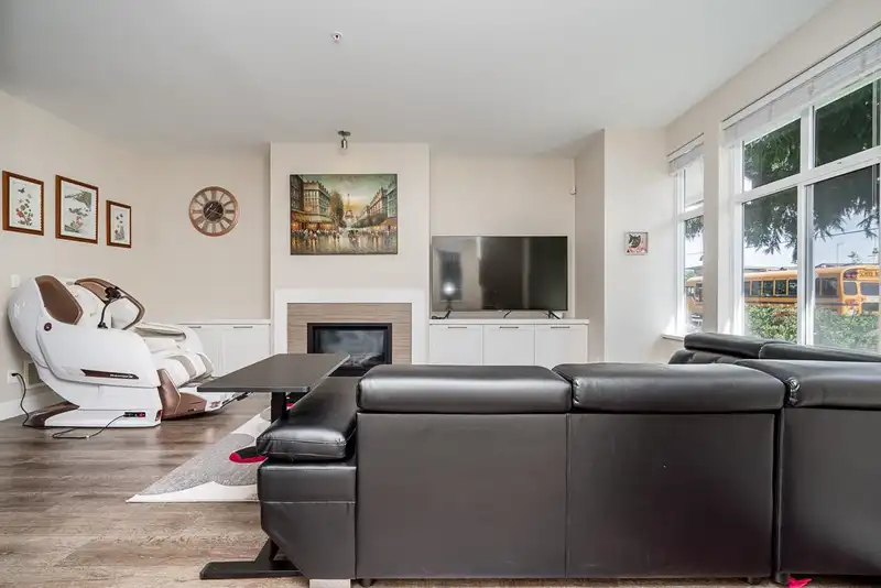 20581 84 AVENUE - photo 3 of 37