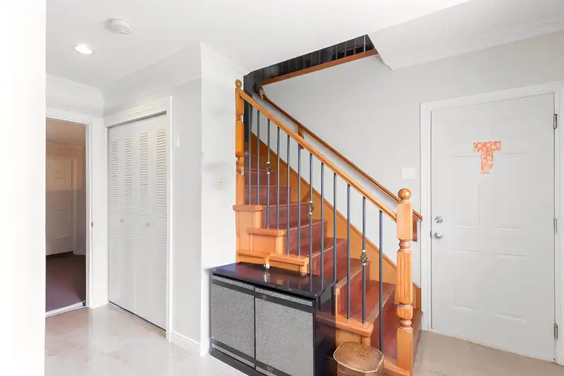 7487 ROSEWOOD STREET - photo 2 of 33