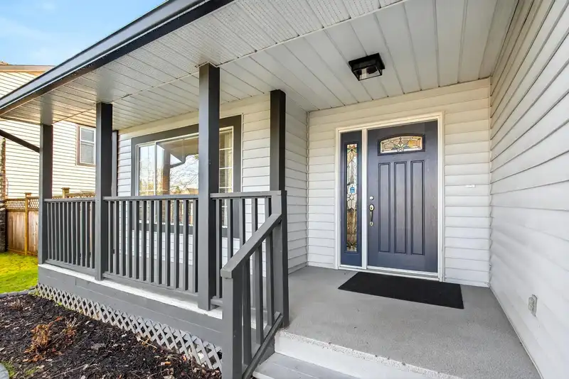 20940 94B AVENUE - photo 3 of 38