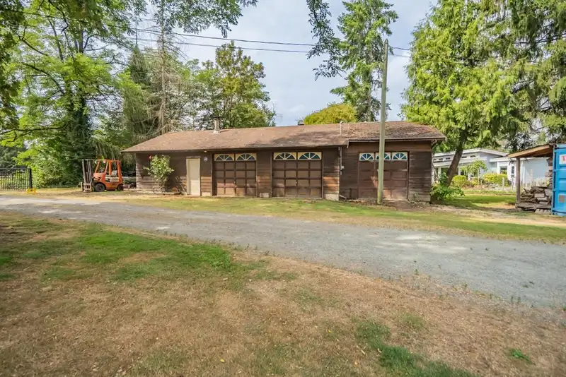 26559 58 AVENUE - photo 3 of 40