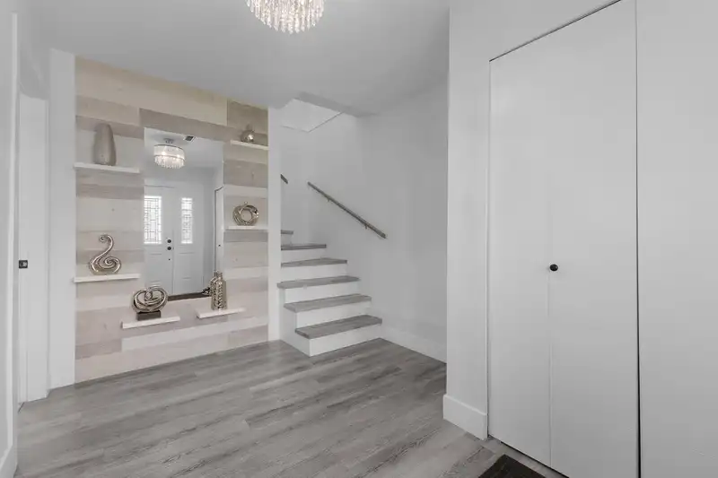 7432 115A STREET - photo 2 of 26