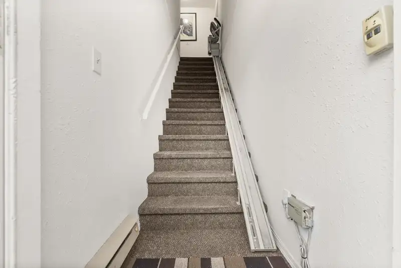 36 2938 TRAFALGAR STREET - photo 3 of 40