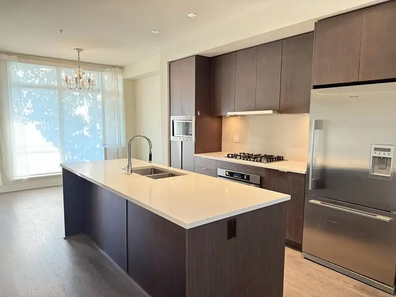 6180 OAK STREET - photo 2 of 18