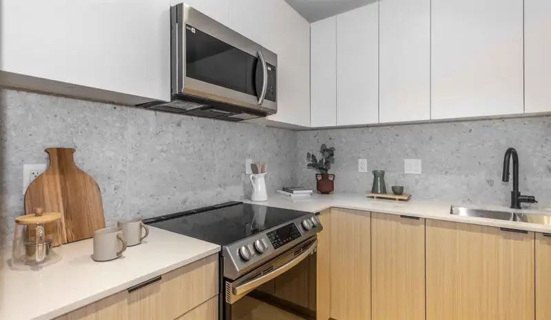 220 13455 94A AVENUE - photo 4 of 13