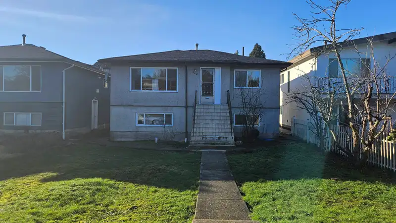 543 RUPERT STREET - photo 2 of 19