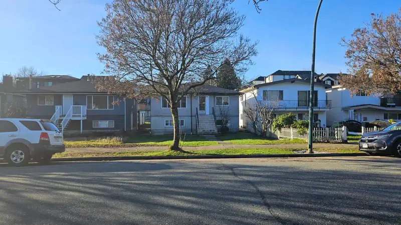 543 RUPERT STREET - photo 3 of 19