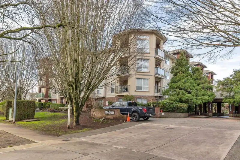 308 20239 MICHAUD CRESCENT - photo 1 of 40