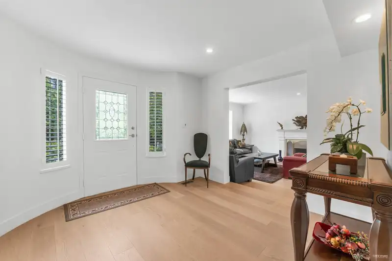 441 INGLEWOOD AVENUE - photo 2 of 27