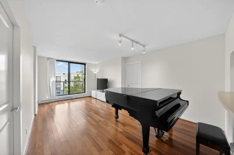 403 3638 VANNESS AVENUE - photo 4 of 20