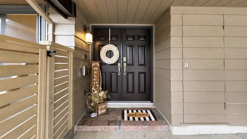 70 10220 DUNOON DRIVE - photo 3 of 32