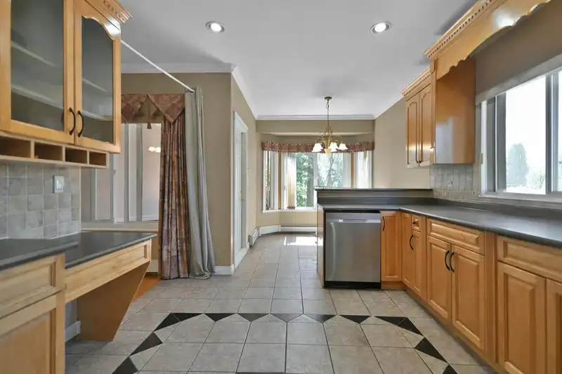 21008 BARKER AVENUE - photo 3 of 36