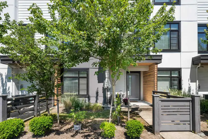 6 7127 193A STREET - photo 2 of 36