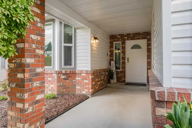 20554 94B AVENUE - photo 4 of 40
