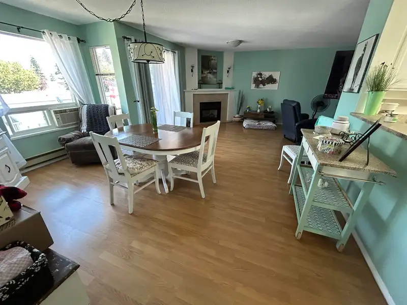 305 9295 122 STREET - photo 4 of 21