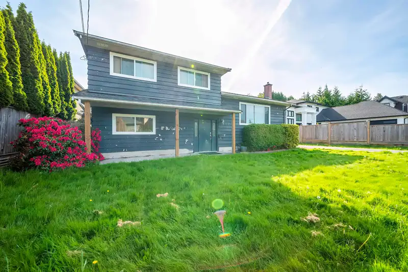 9891 PINEWELL CRESCENT - photo 2 of 13