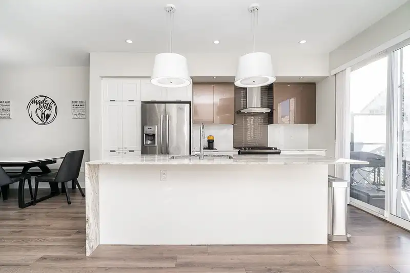 65 20852 77A AVENUE - photo 4 of 38